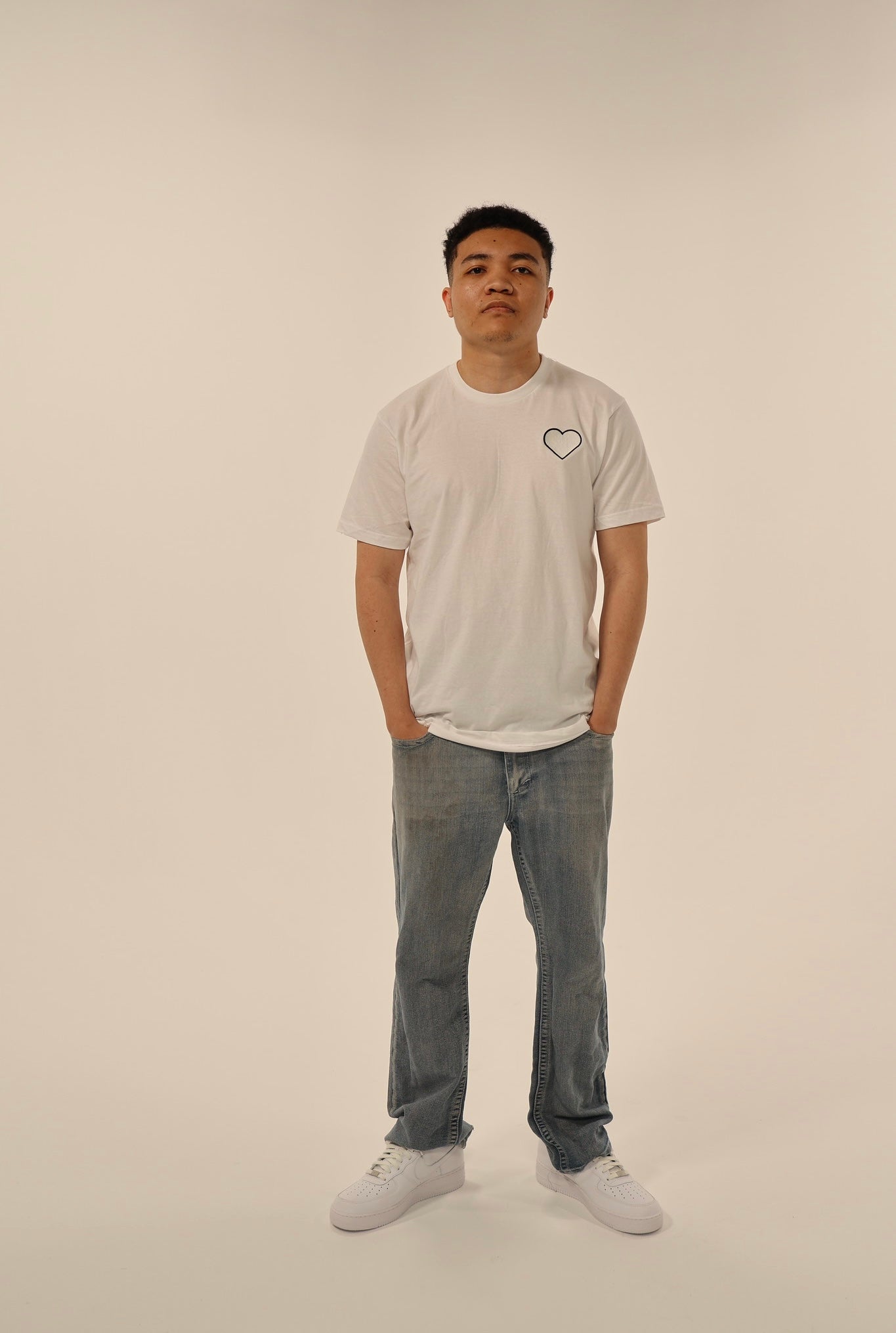 ét thomas heart t-shirt