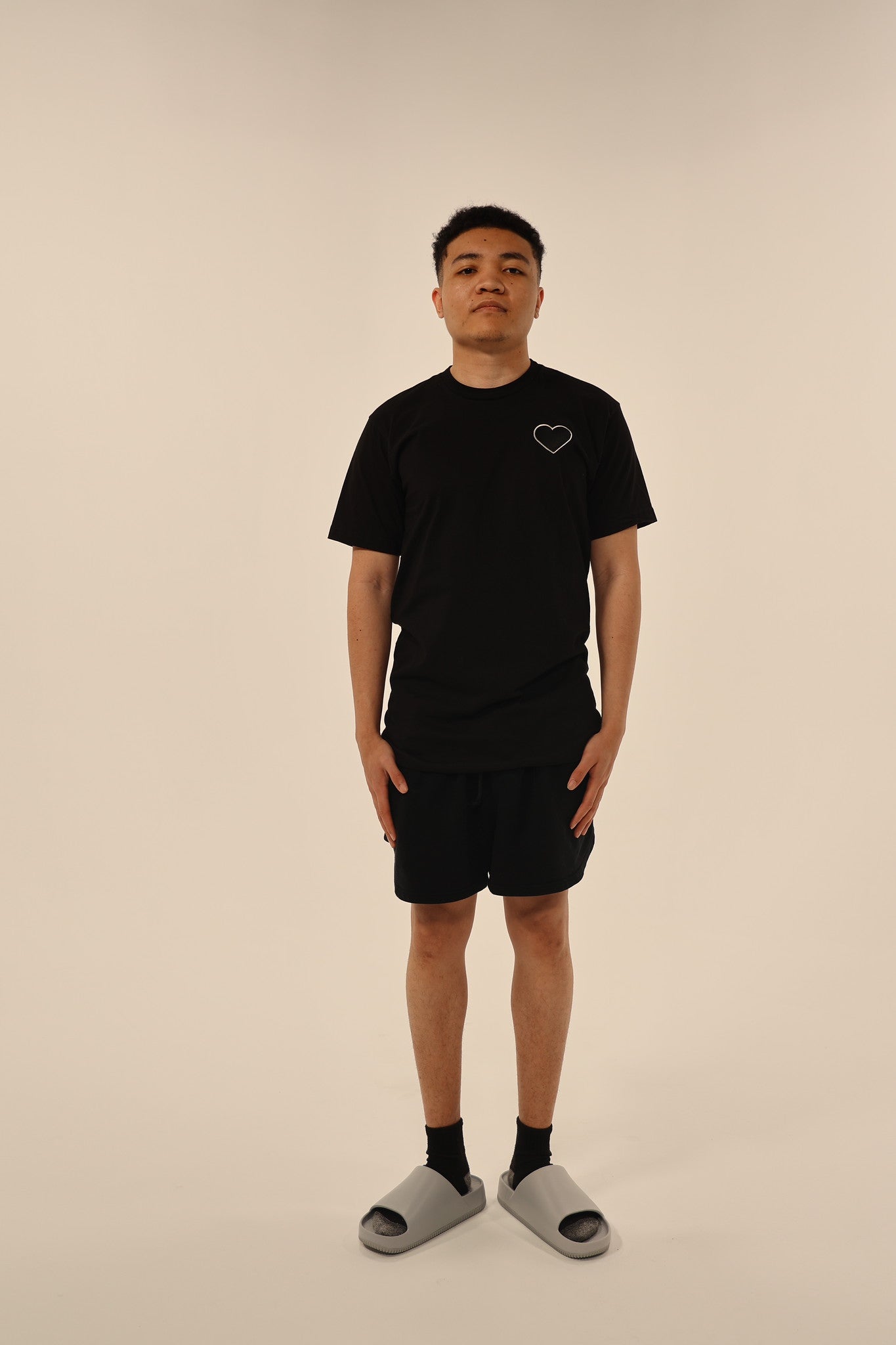 ét thomas heart t-shirt