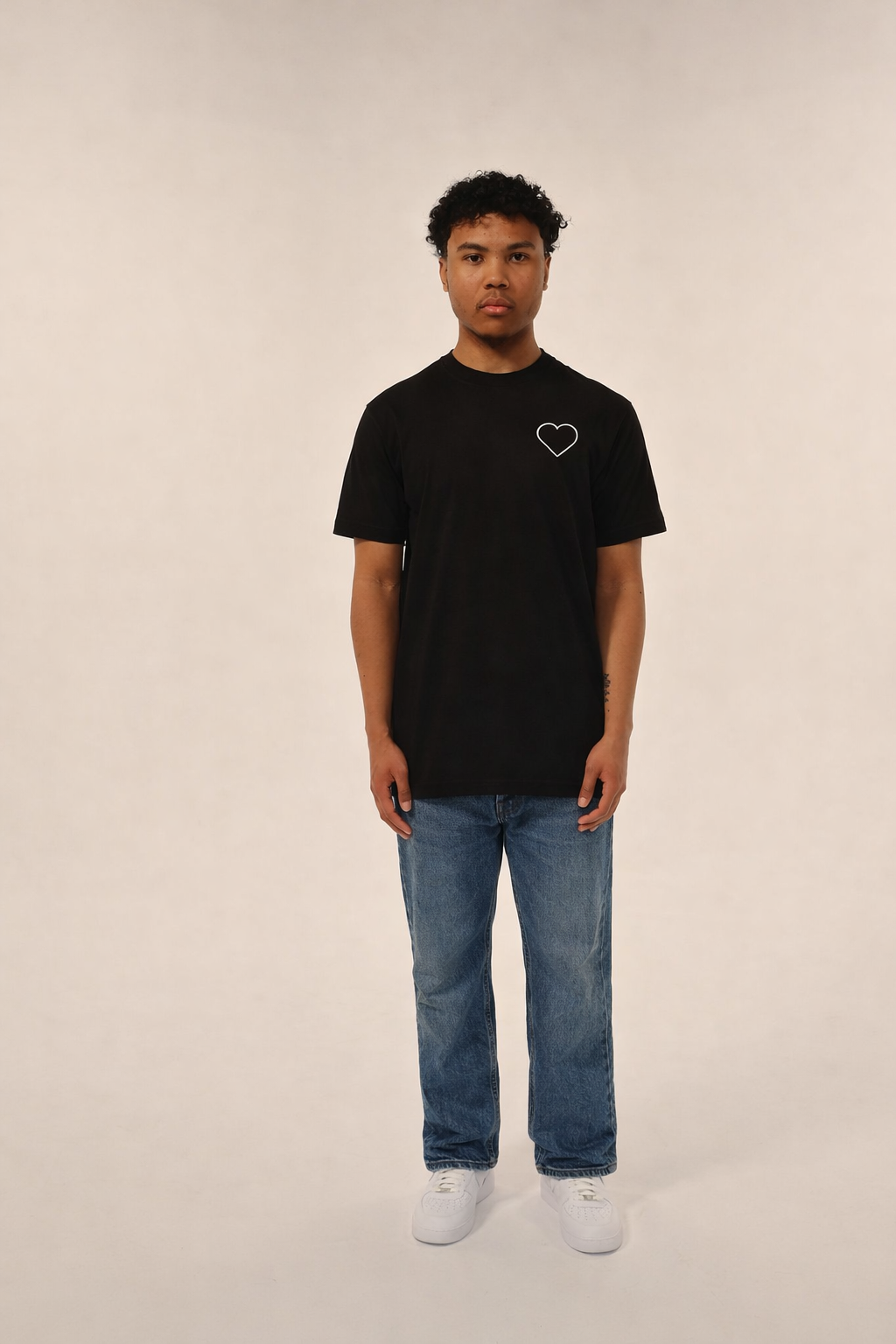 ét thomas heart t-shirt